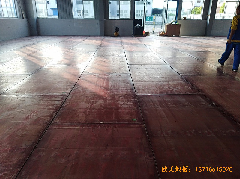 安徽懷寧縣新明源電力公司羽毛球館體育地板鋪裝案例4