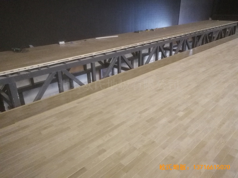 �ӱ��е�ƽһ���������_�w��ľ�ذ���O(sh��)����4