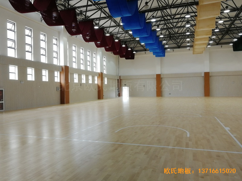 烏魯木齊達(dá)坂城中學(xué)籃球館運動地板安裝案例5