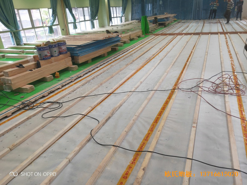 湖南邵陽(yáng)自來(lái)水公司運(yùn)動(dòng)館運(yùn)動(dòng)地板安裝案例2