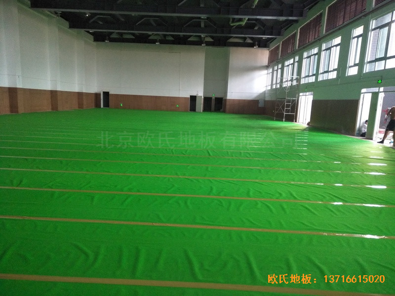 西南大學(xué)華南城小學(xué)運(yùn)動(dòng)館體育木地板施工案例3
