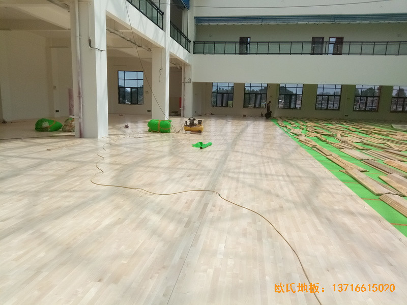 �F����A�ЌW(xu��)��У�@���^�w���ذ尲�b����3