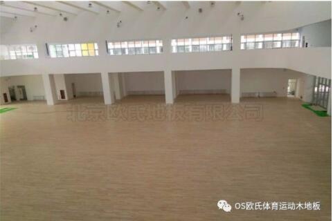 寧夏石嘴山星海中學(xué)籃球館木地板成功案例 寧夏石嘴山星海中學(xué)籃球館木地板成功案例