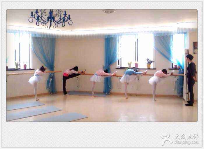 8種不可或缺的專業(yè)舞蹈室的基礎(chǔ)配置設(shè)備 8種不可或缺的專業(yè)舞蹈室的基礎(chǔ)配置設(shè)備